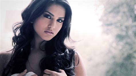 sunny leone hot photo|Sunny Leone photos: 10 hot & sexy bikini pictures of Sunny Leone。